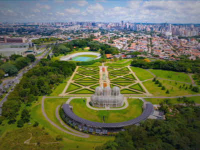 Como não se apaixonar por Curitiba: Um guia completo de hotéis e experiências inesquecíveis