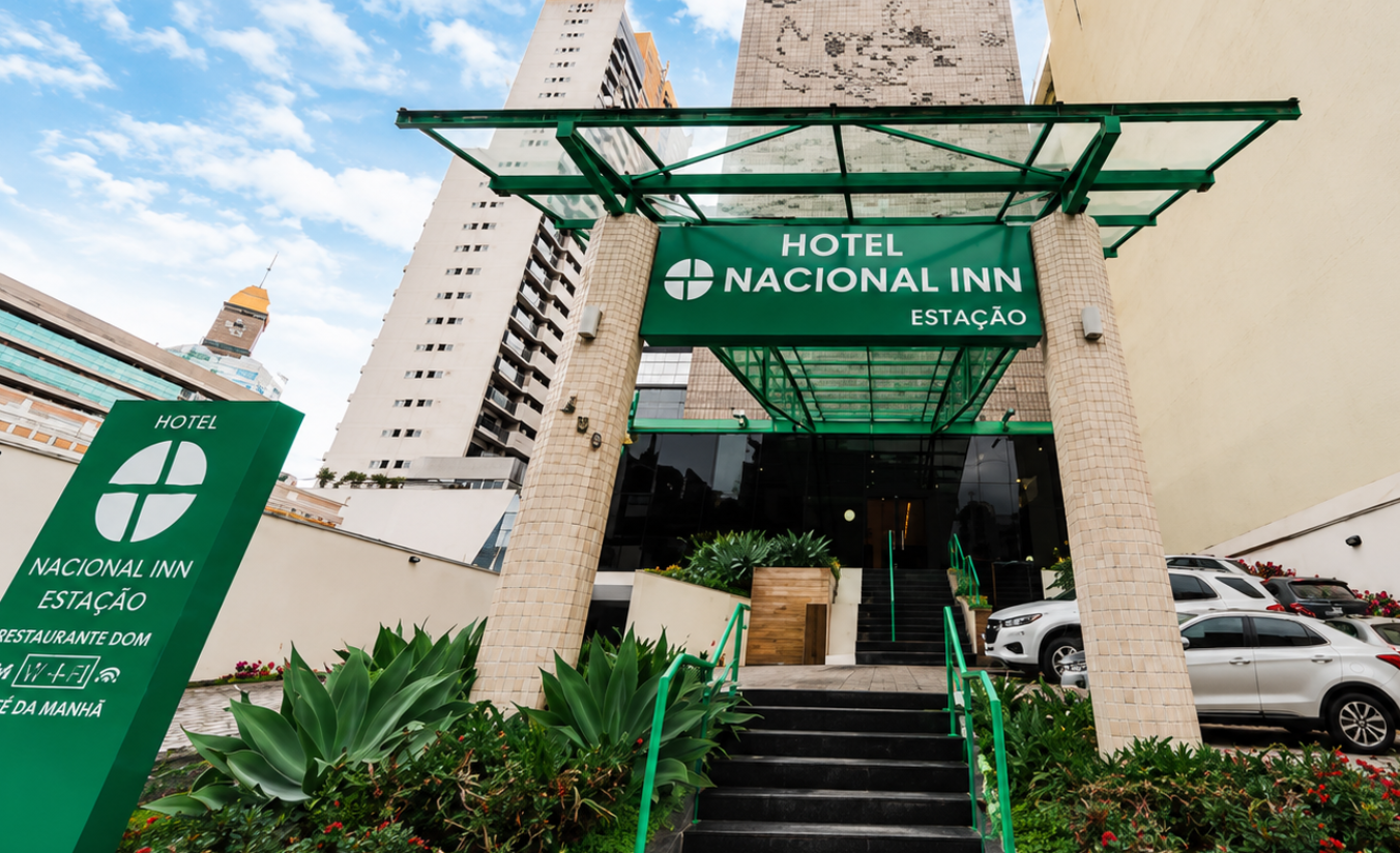 Garagem de hotel na região central de Curitiba